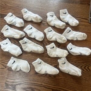 ❤️3/$20❤️ Youth small Nike socks